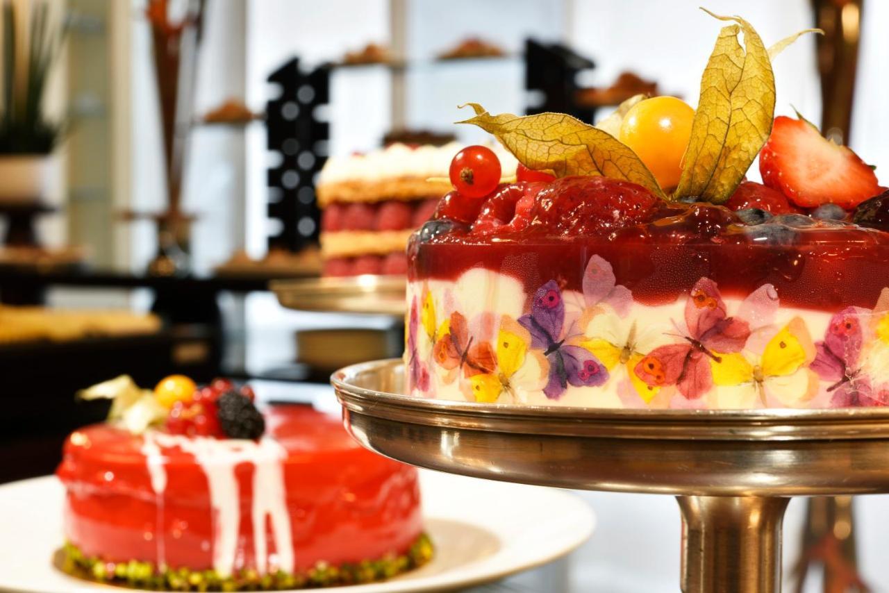 Swiss Diamond Hotel & Spa Morcote Esterno foto A cake