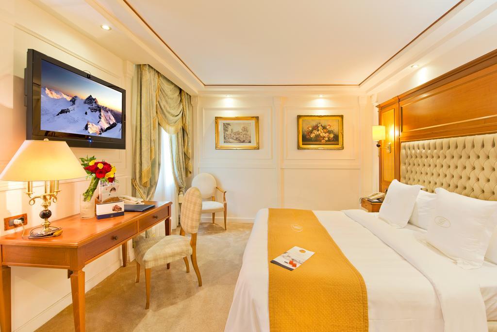 Swiss Diamond Hotel & Spa Morcote Esterno foto A room at the hotel