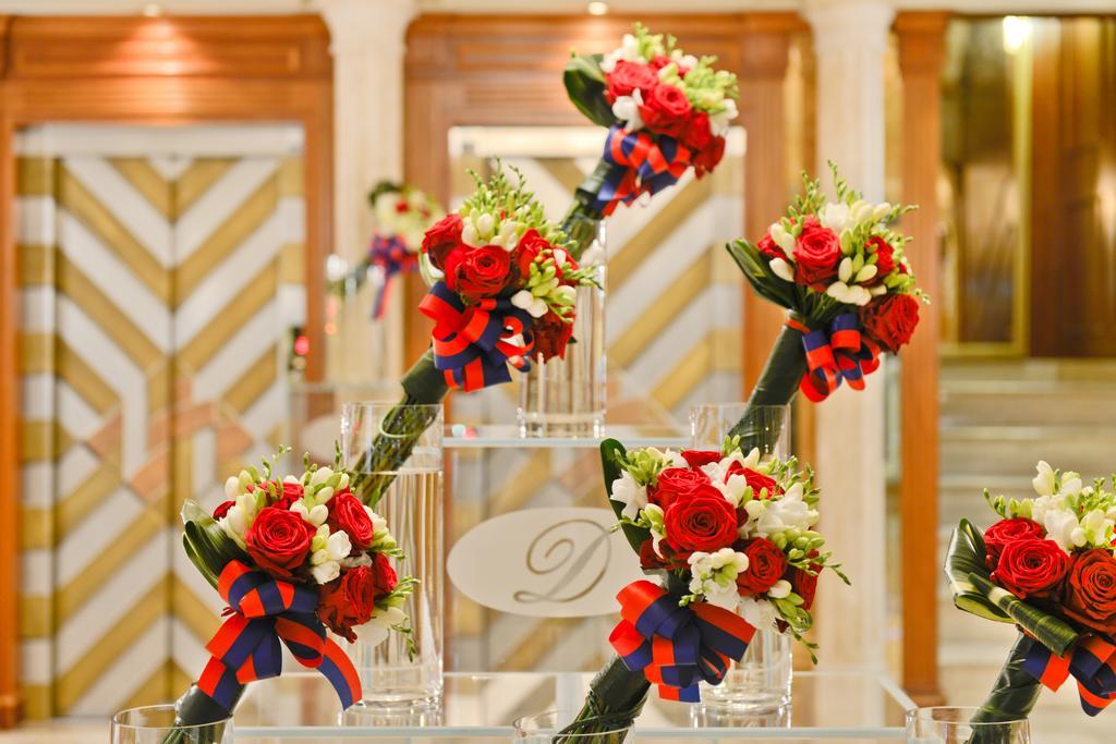 Swiss Diamond Hotel & Spa Morcote Esterno foto Bouquets of flowers