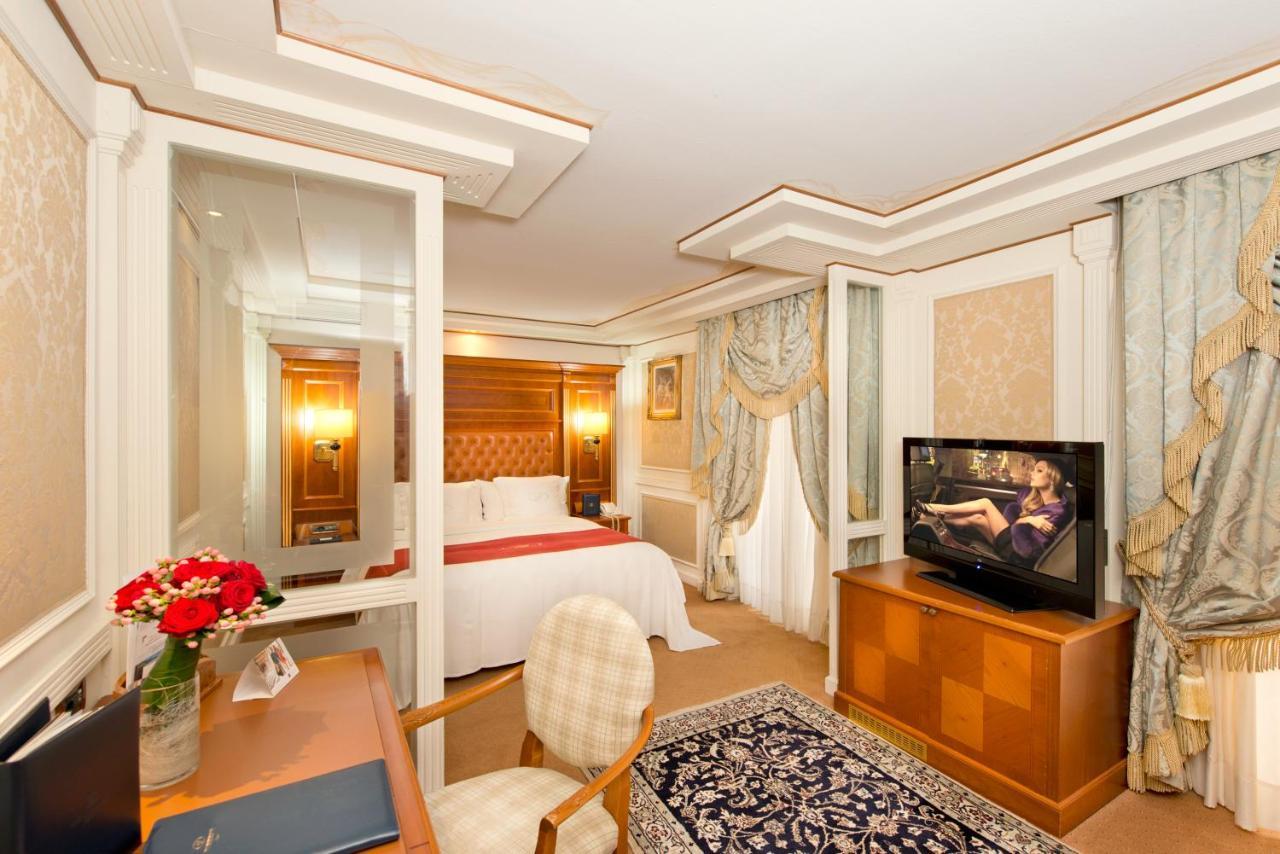 Swiss Diamond Hotel & Spa Morcote Esterno foto A suite at the hotel
